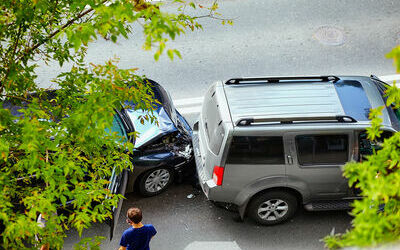 Accident de voiture : comment réagir ?
